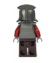 Figurka LEGO Uruk-Hai s helmou a brněním z boční strany